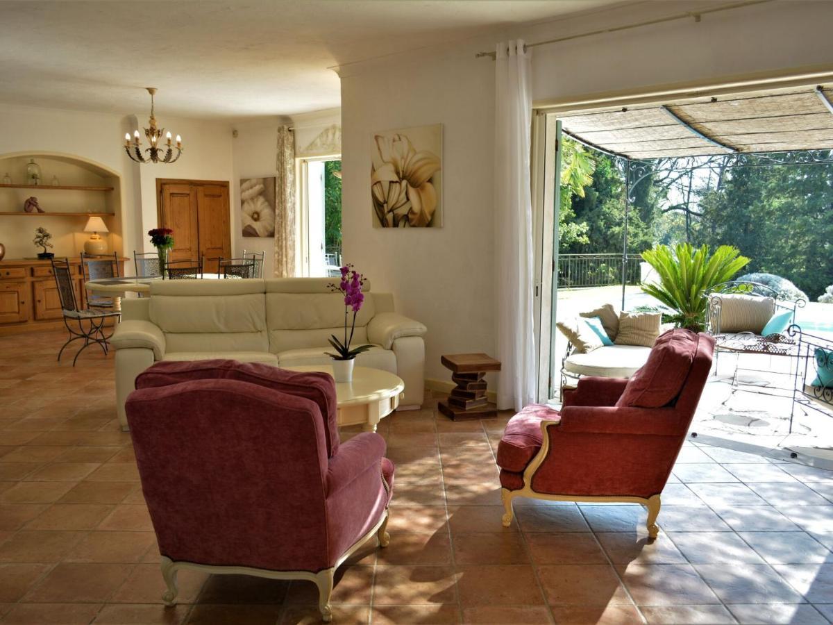 Peaceful Villa In Saint Paul De Vence With Pool ภายนอก รูปภาพ